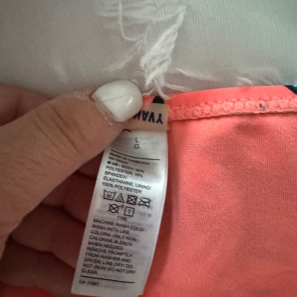 Bikini - Picture 5 of 6